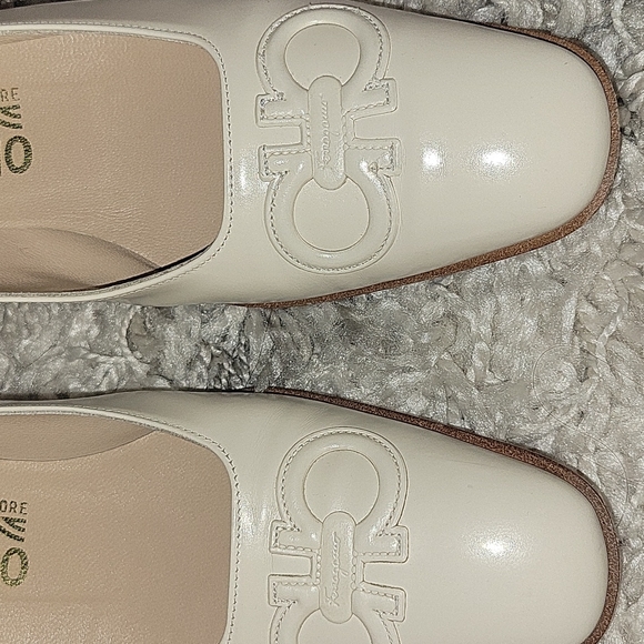 SALVATORE FERRAGAMO  VINTAGE/  BONE SHOES - Picture 3 of 10